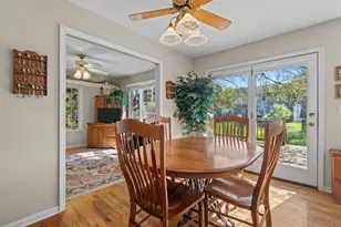 273 Governors Ln, Elgin, IL 60123 - Photo 12