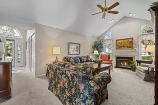 273 Governors Ln, Elgin, IL 60123 - Photo 8