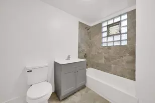 10504 S Lafayette Ave, Chicago, IL 60628 - Photo 14
