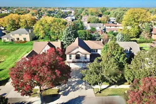 1000 E Ardyce Ln, Mount Prospect, IL 60056 - Photo 2