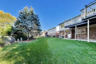 1000 E Ardyce Ln, Mount Prospect, IL 60056 - Photo 32