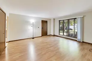 1000 E Ardyce Ln, Mount Prospect, IL 60056 - Photo 14