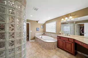 415 Ranch Rd, Wheaton, IL 60187 - Photo 14