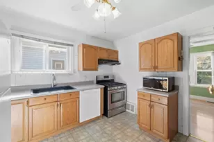 3905 Custer Ave, Lyons, IL 60534 - Photo 10