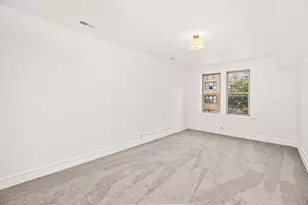7012 S Paxton Ave, Chicago, IL 60649 - Photo 14