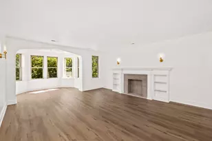 7012 S Paxton Ave, Chicago, IL 60649 - Photo 2