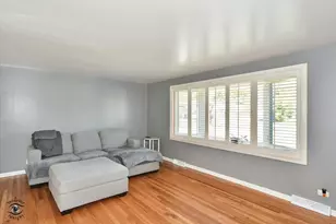 9101 Elm Cir, Hickory Hills, IL 60457 - Photo 6