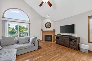 9 E S Ave, Cortland, IL 60112 - Photo 20
