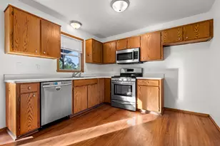 547 Logans Run, Machesney Park, IL 61115 - Photo 4
