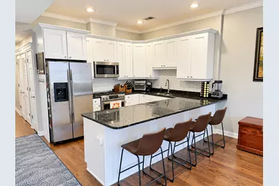 2052 W Belmont Avenue #3, Chicago, IL 60618 - Photo 6