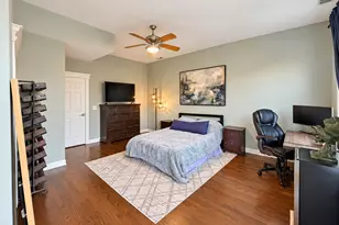 2052 W Belmont Ave, Chicago, IL 60618 - Photo 8