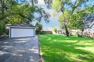 417 E 16th St, Lockport, IL 60441 - Photo 36