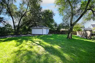 417 E 16th St, Lockport, IL 60441 - Photo 38