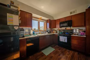 15718 Revere Ct, Oak Forest, IL 60452 - Photo 2
