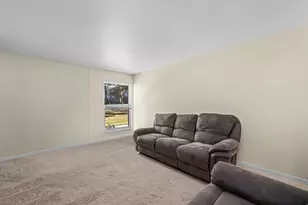 1910 Huntington Blvd, Hoffman Estates, IL 60169 - Photo 2