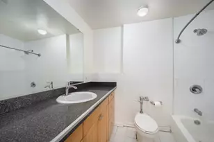 300 N State St, Chicago, IL 60654 - Photo 10