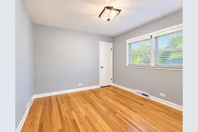 7052 W 64th Place, Chicago, IL 60638 - Photo 16