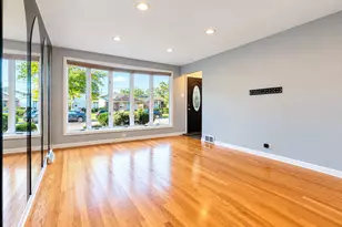 7052 W 64th Pl, Chicago, IL 60638 - Photo 10