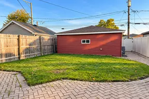 7052 W 64th Pl, Chicago, IL 60638 - Photo 32