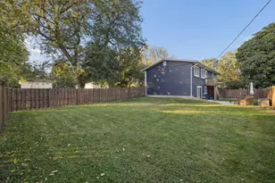 147 Monroe St, Oswego, IL 60543 - Photo 30