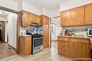 906 Ridge Ave, Mundelein, IL 60060 - Photo 8