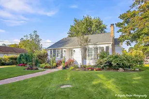 906 Ridge Ave, Mundelein, IL 60060 - Photo 2