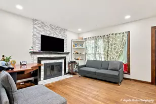 906 Ridge Ave, Mundelein, IL 60060 - Photo 4