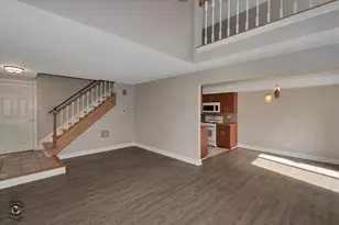 9327 Bradford Ln, Orland Park, IL 60462 - Photo 8