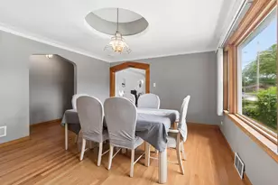 2928 W 92nd St, Evergreen Park, IL 60805 - Photo 8
