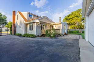 18843 W Deerpath Rd, Grayslake, IL 60030 - Photo 16
