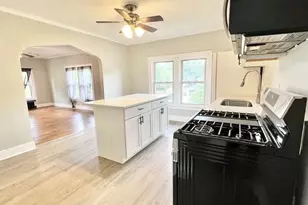 170 S Porter St, Elgin, IL 60120 - Photo 8