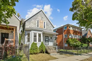 820 E 90th Pl, Chicago, IL 60619 - Photo 2