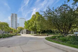1360 N Sandburg Terrace, Chicago, IL 60610 - Photo 14