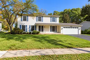 624 Green Oaks Dr, Crystal Lake, IL 60014 - Photo 1