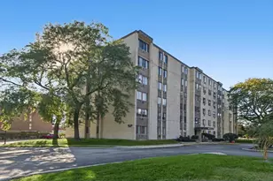 9740 S Pulaski Rd, Oak Lawn, IL 60453 - Photo 2