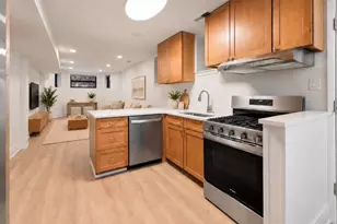 708 W Buckingham Pl, Chicago, IL 60657 - Photo 8