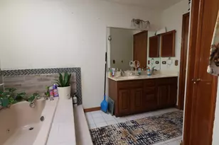 2166 Jordan Ln, Elgin, IL 60123 - Photo 12