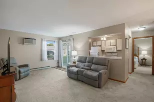 4316 W Shamrock Ln, McHenry, IL 60050 - Photo 4