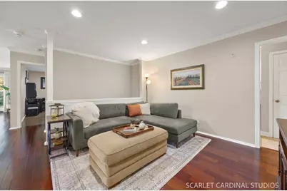 913 Wheaton Oaks Drive, Wheaton, IL 60187 - Photo 8