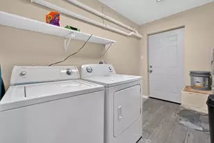 3339 N Hamilton Ave, Chicago, IL 60618 - Photo 28