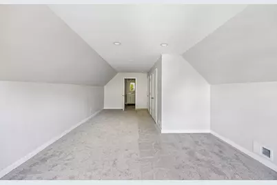 10220 S Indiana Avenue, Chicago, IL 60628 - Photo 8