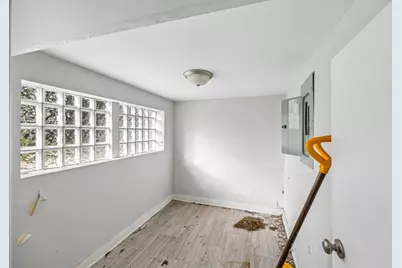 10220 S Indiana Avenue, Chicago, IL 60628 - Photo 16