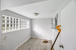 10220 S Indiana Ave, Chicago, IL 60628 - Photo 16