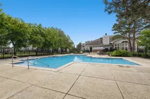 11 Kensington Cir, Wheaton, IL 60189 - Photo 32
