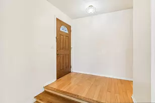 9041 W Oaks Ave, Des Plaines, IL 60016 - Photo 6