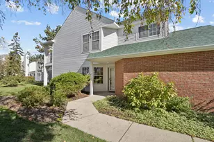 110 Hemstead St, Lake Bluff, IL 60044 - Photo 2