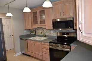 1405 E Central Rd, Arlington Heights, IL 60005 - Photo 4