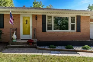 2323 Delcy Dr, Rockford, IL 61107 - Photo 4