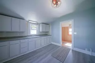 406 S Division Ave, Polo, IL 61064 - Photo 14