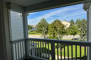 227 Silverstone Dr, Carpentersville, IL 60110 - Photo 6